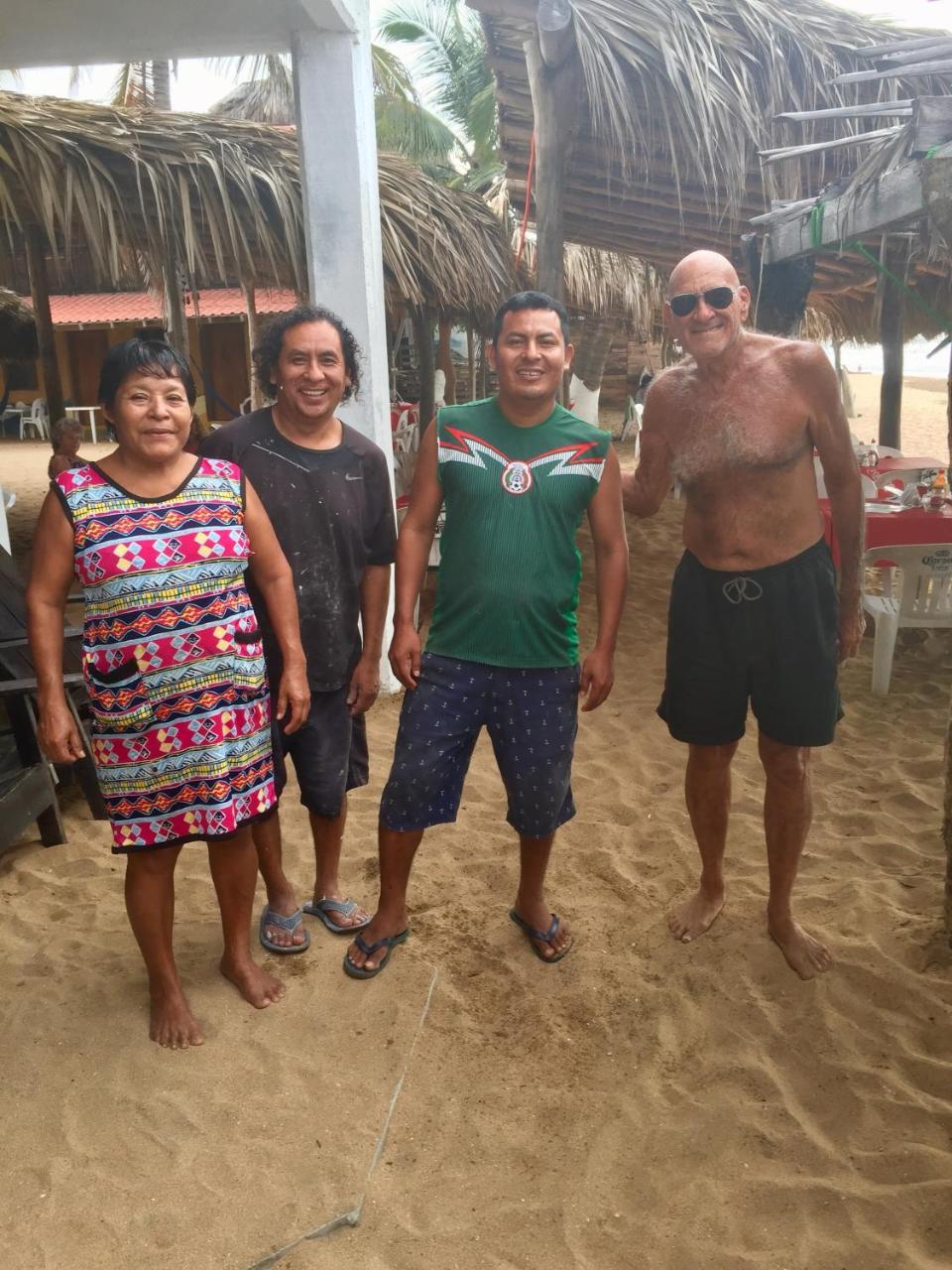 Posada Brisa Marina Hostel ซิโปไลต์ ภายนอก รูปภาพ